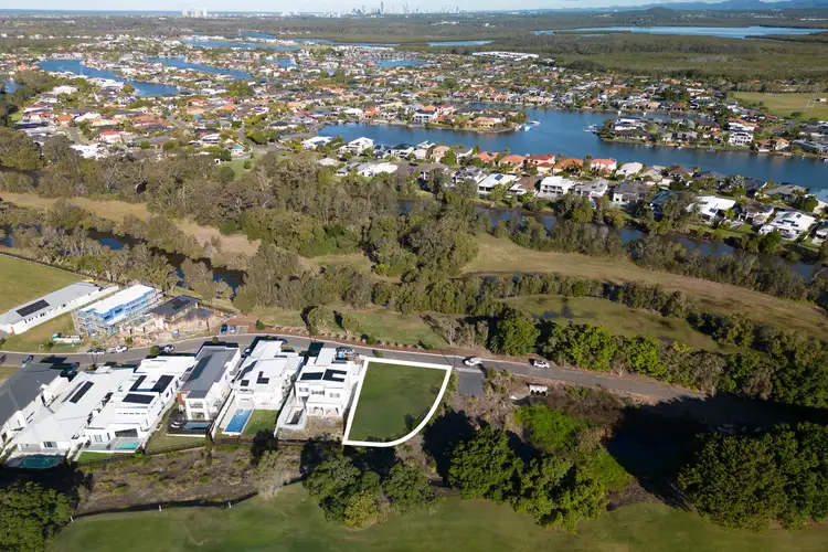 9230 Peter Senior Drive, Hope Island QLD 4212