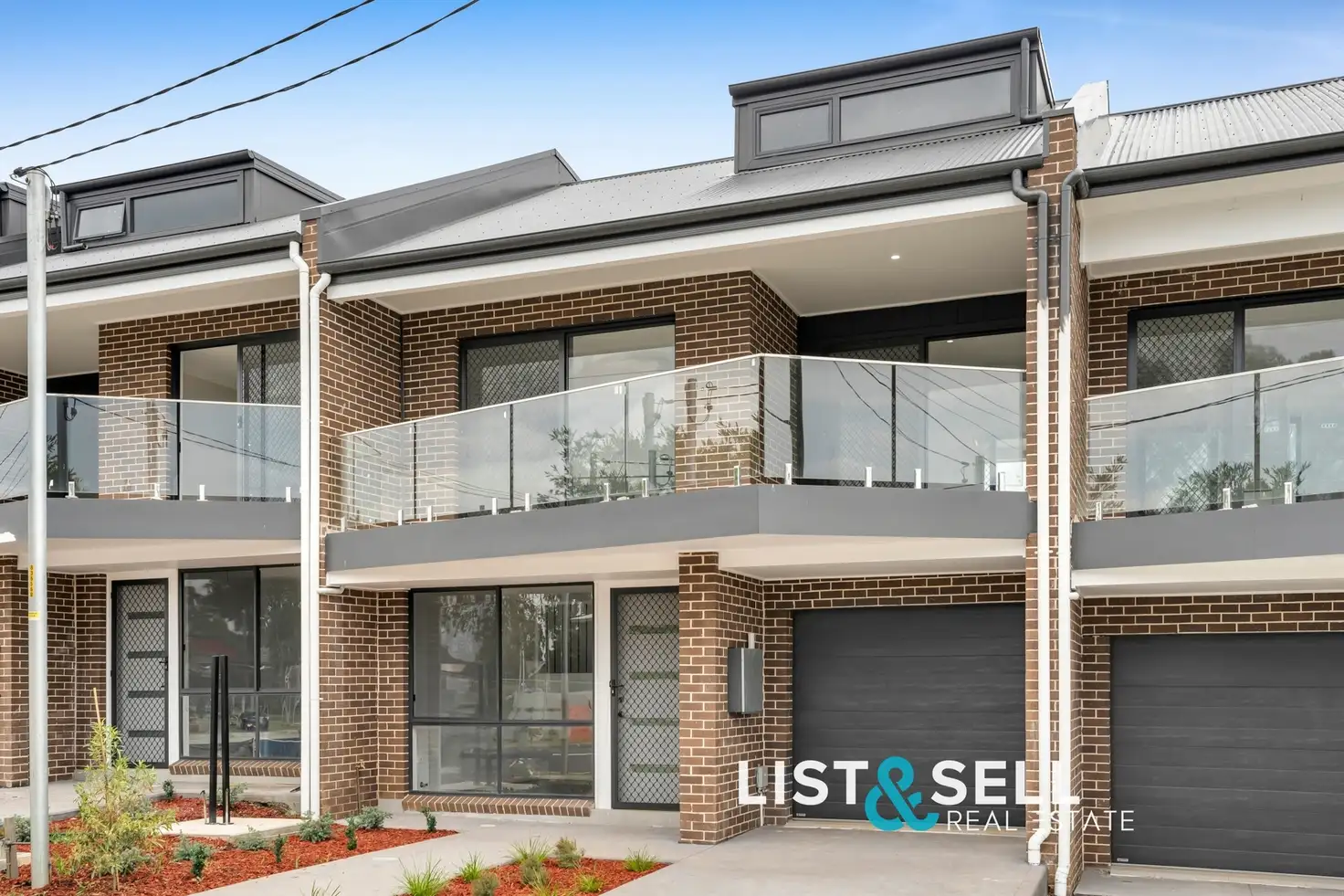 Main view of Homely house listing, 2/19 Kent Street, Minto NSW 2566