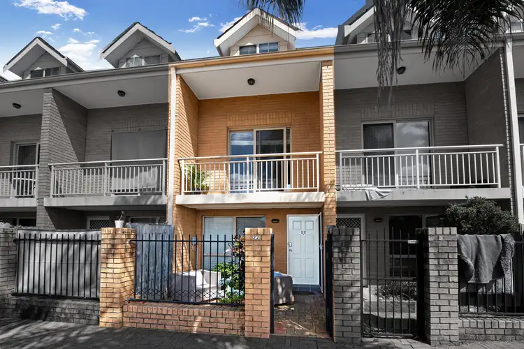 22/58-64 Frances Street