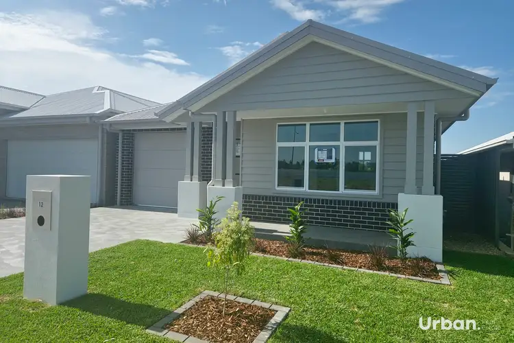 12 Whitrod Avenue