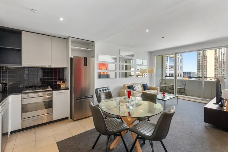 702/118 Russell Street