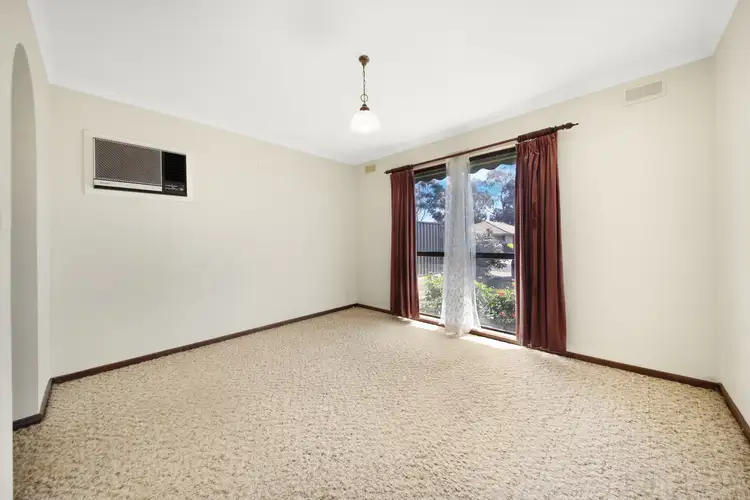 18 Waratah Street, Melton South VIC 3338