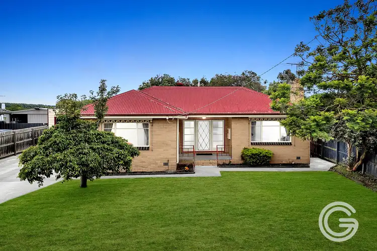 3 Dixons Road