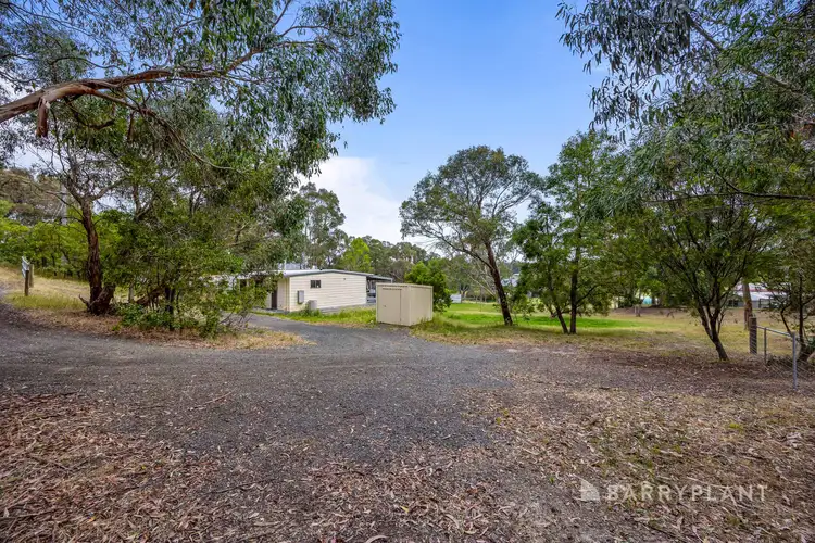 32 Young Street, Linton VIC 3360