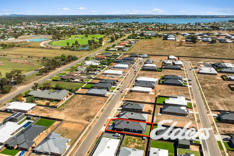 Second view of Homely house listing, 4 Vineyard Circuit, Yarrawonga VIC 3730