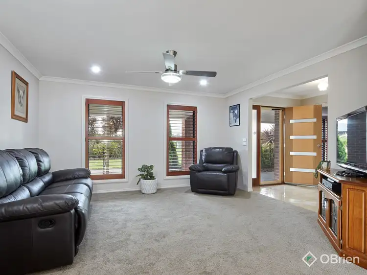Fifth view of Homely house listing, 3 Drovers Close, Drouin VIC 3818