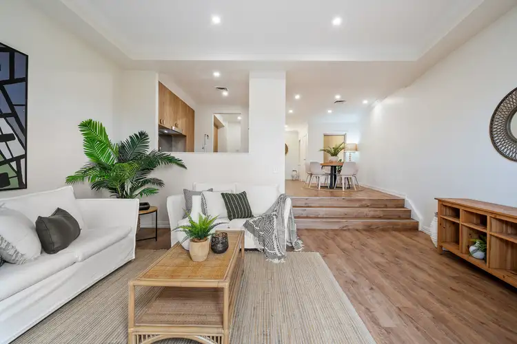 16/14 Pendraat Parade, Hope Island QLD 4212