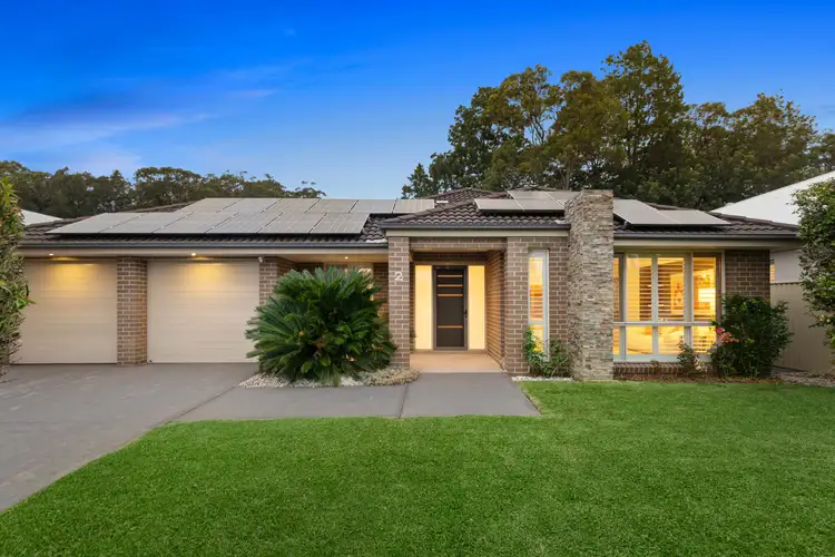 2 Woodstork Close