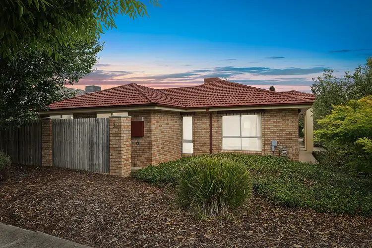 33 Patrick White Circuit, Franklin ACT 2913