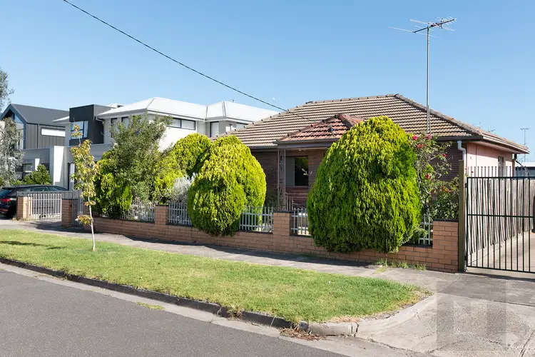 13 Prismall Street