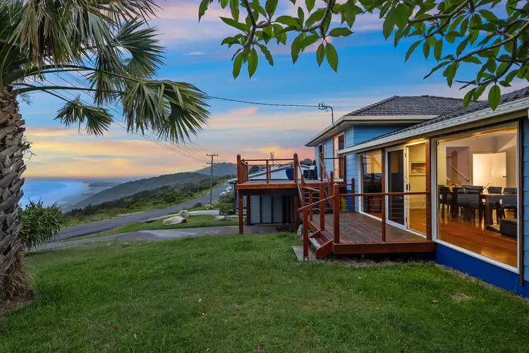60 Skyline Crescent, Crescent Head NSW 2440
