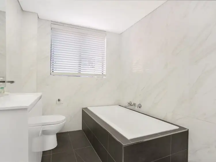 Fifth view of Homely apartment listing, 4/19 Croydon Street, Cronulla NSW 2230