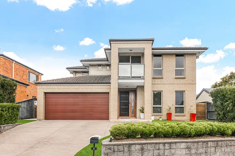 4 Courtley Avenue