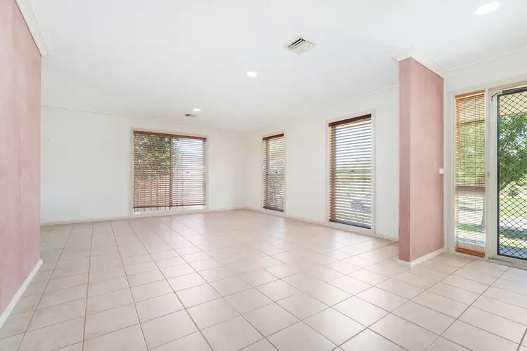 Sixth view of Homely house listing, 5 Oakmont Circuit, Wodonga VIC 3690