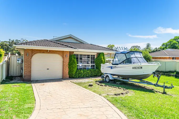 8 Burrowes Grove, Dean Park NSW 2761