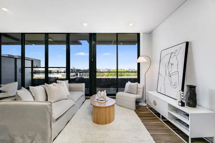 552/102 Dalmeny Avenue