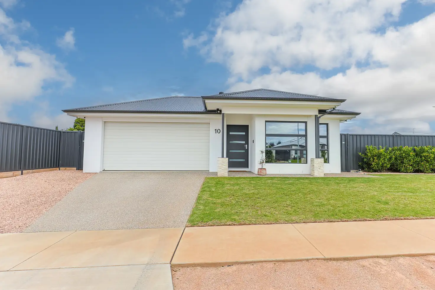 Main view of Homely house listing, 10 Morrison Court, Gol Gol NSW 2738