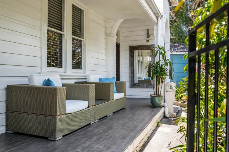1/42 Swan Street