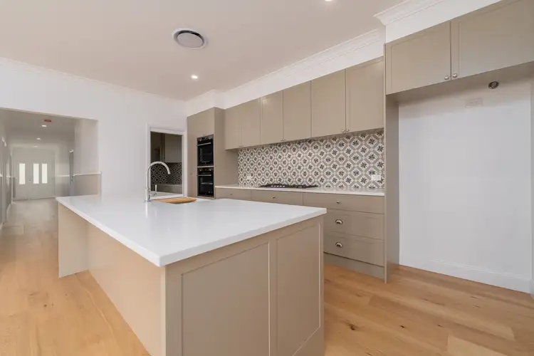 60 Kurrawatha Avenue, Armidale NSW 2350