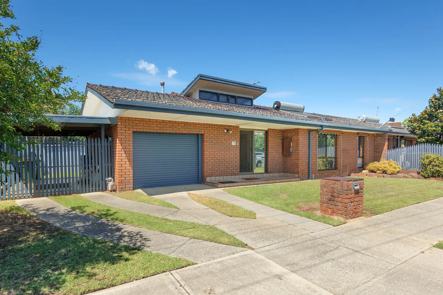 Main view of Homely unit listing, 2/15 Campbell Avenue, Wodonga VIC 3690