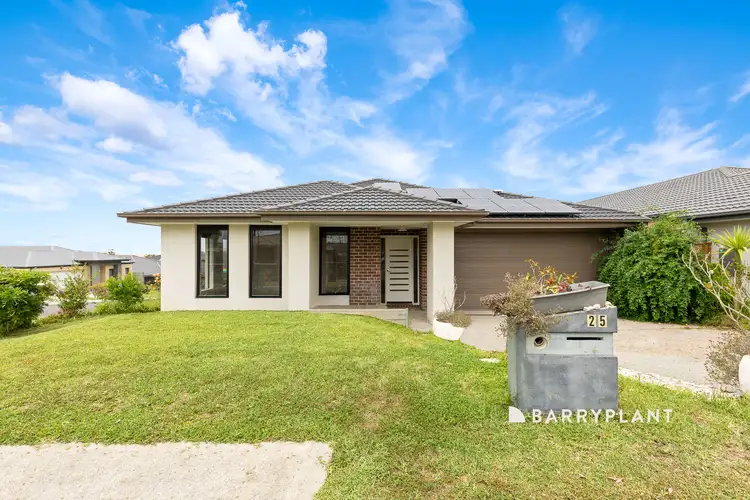 25 Meadowlea Crescent, Pakenham VIC 3810