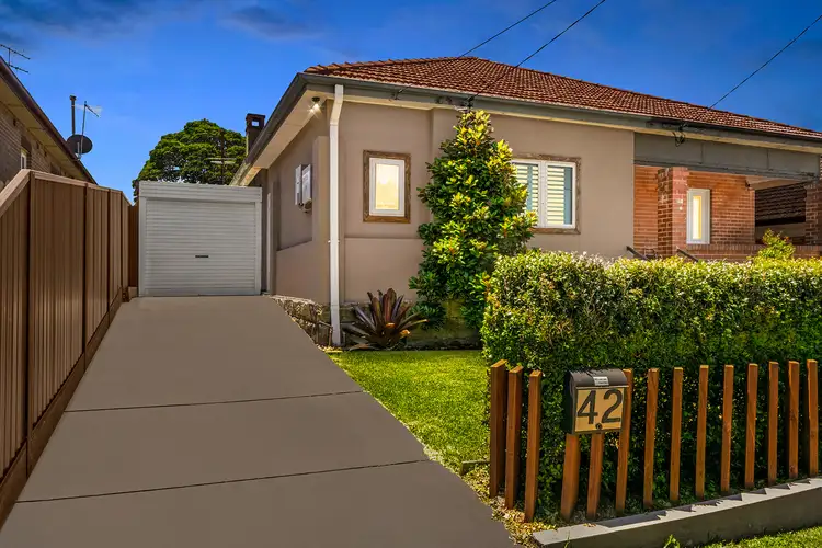 42 Tabrett Street