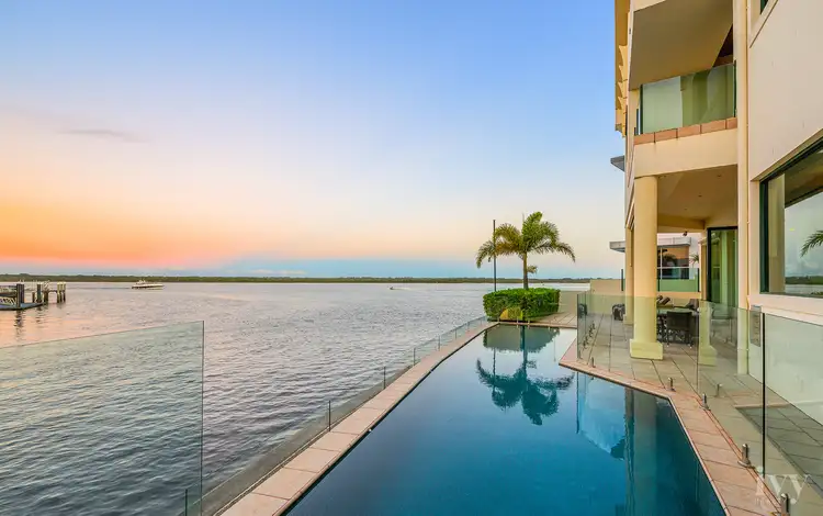 48 The Peninsula, Sovereign Islands QLD 4216