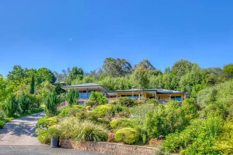 7 Rebecca Drive, Bright VIC 3741