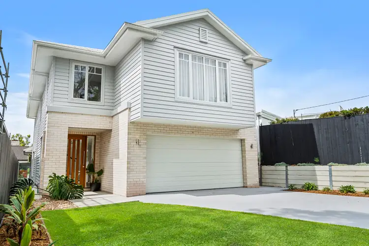 11 Aurora Crescent, Kenmore QLD 4069
