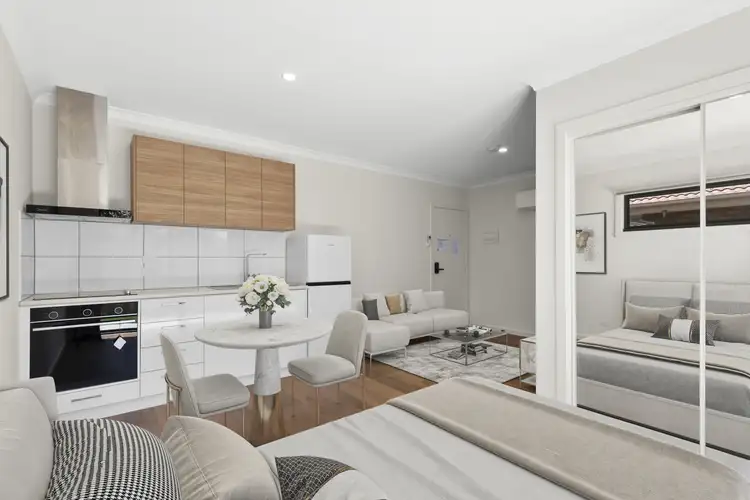 1-10/8 Bedford Court