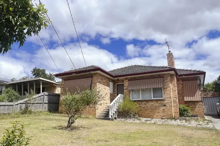 63 Heathfield Rise