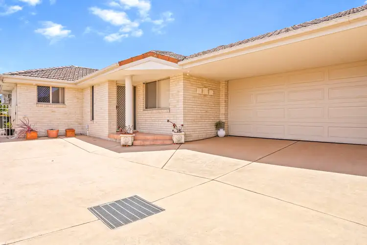 2/9 Wallis Street, Tuncurry NSW 2428