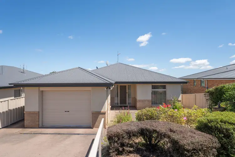 2/8 Smythe Street, Sheffield TAS 7306