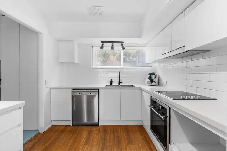 3/113-115 Caravan Head Road
