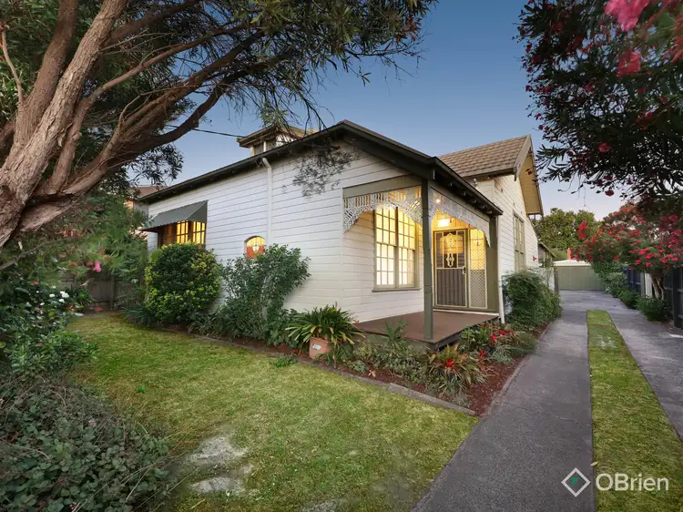 4 Clapham Road, Hughesdale VIC 3166