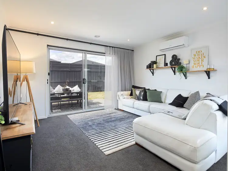 Fifth view of Homely house listing, 19 King Parrot Boulevard, Drouin VIC 3818