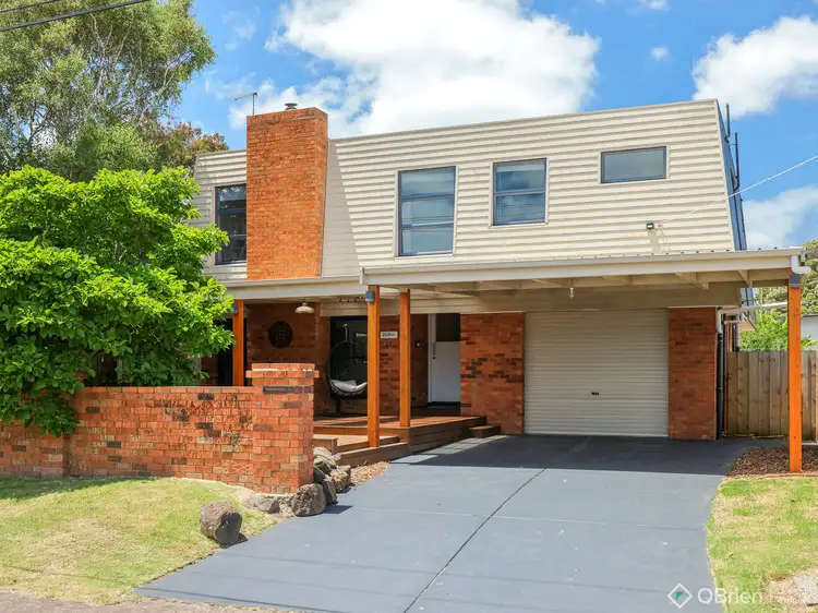 17 Albany Road, Cowes VIC 3922