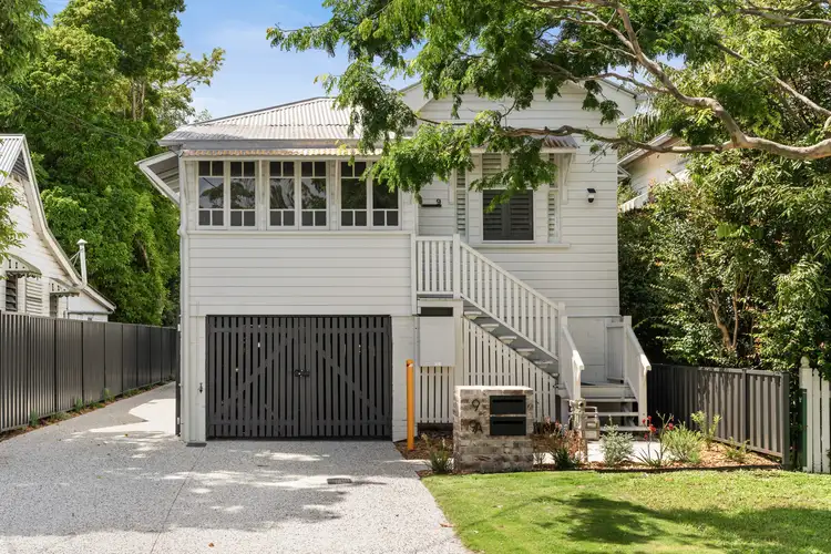 9 Seventh Avenue, Sandgate QLD 4017
