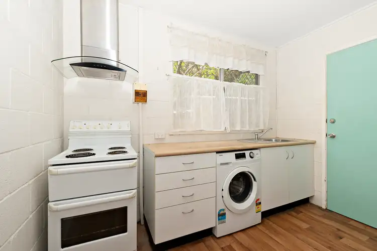 3//18 Shoalhaven Drive