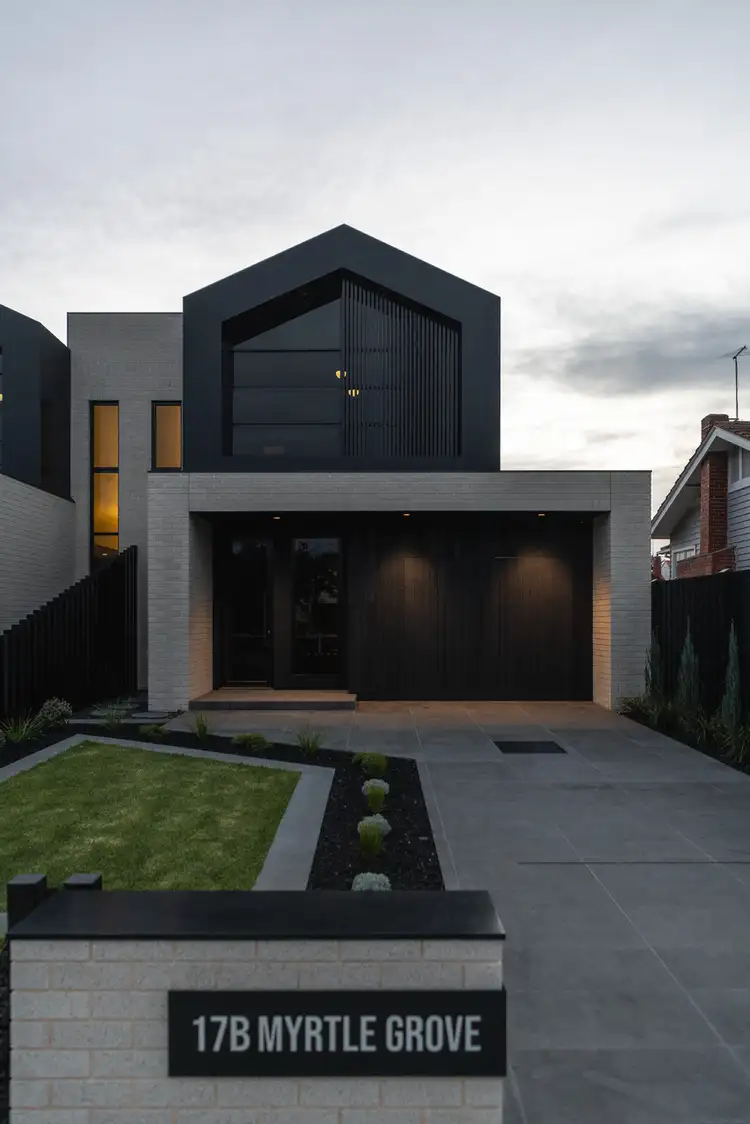 17B Myrtle Grove, Reservoir VIC 3073