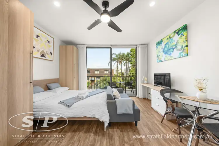 8/14 Botany Street