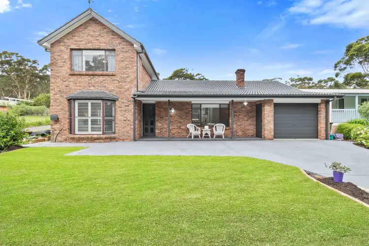 16 Paterson Close