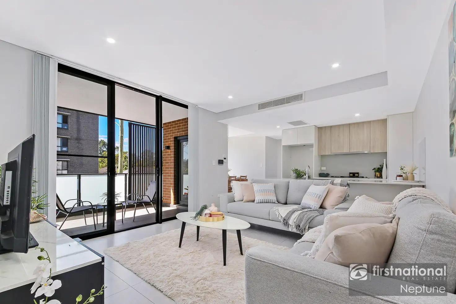 Main view of Homely unit listing, 6/92 Aurelia Street, Toongabbie NSW 2146