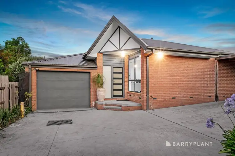Main view of Homely unit listing, 2/4 Kelly Street, Bayswater VIC 3153