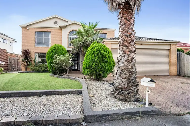 39 Cambridge Crescent, Roxburgh Park VIC 3064