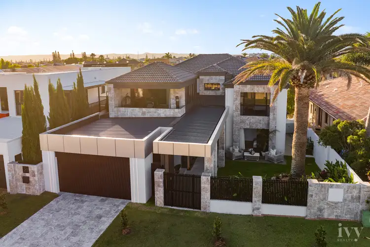 34 The Peninsula, Sovereign Islands QLD 4216