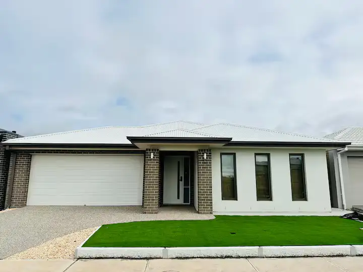 12 Tintagel Way