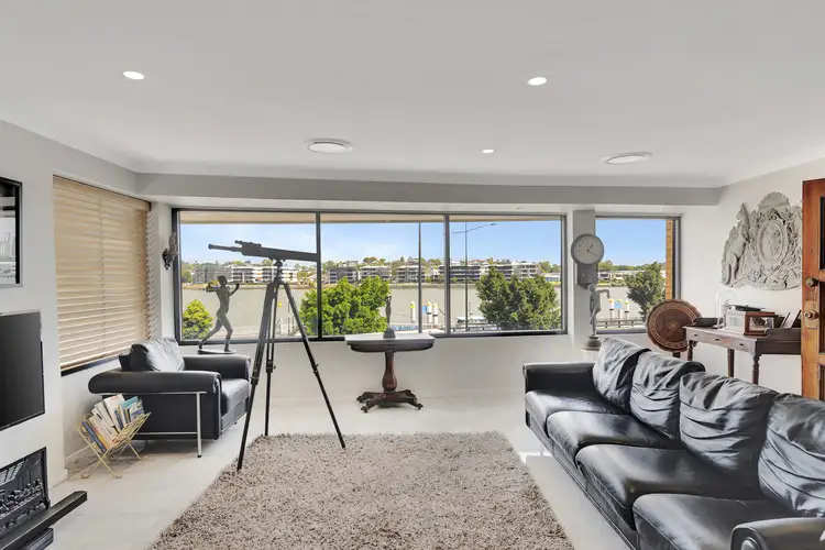 4/400 Kingsford Smith Drive