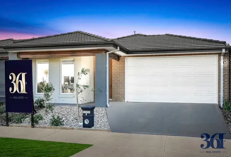 9 Trondheim Street, Rockbank VIC 3335