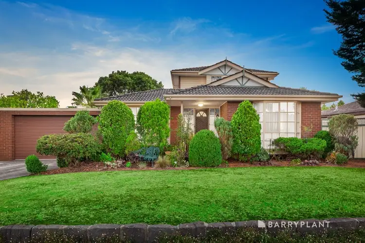17 Burlington Crescent, Wantirna VIC 3152